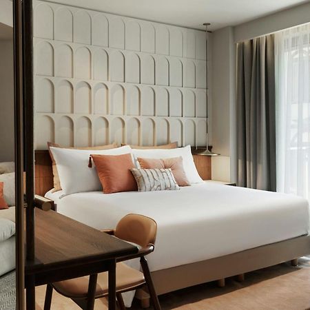 Monasty, Thessaloniki, Autograph Collection Hotel Exterior foto A bedroom at the hotel
