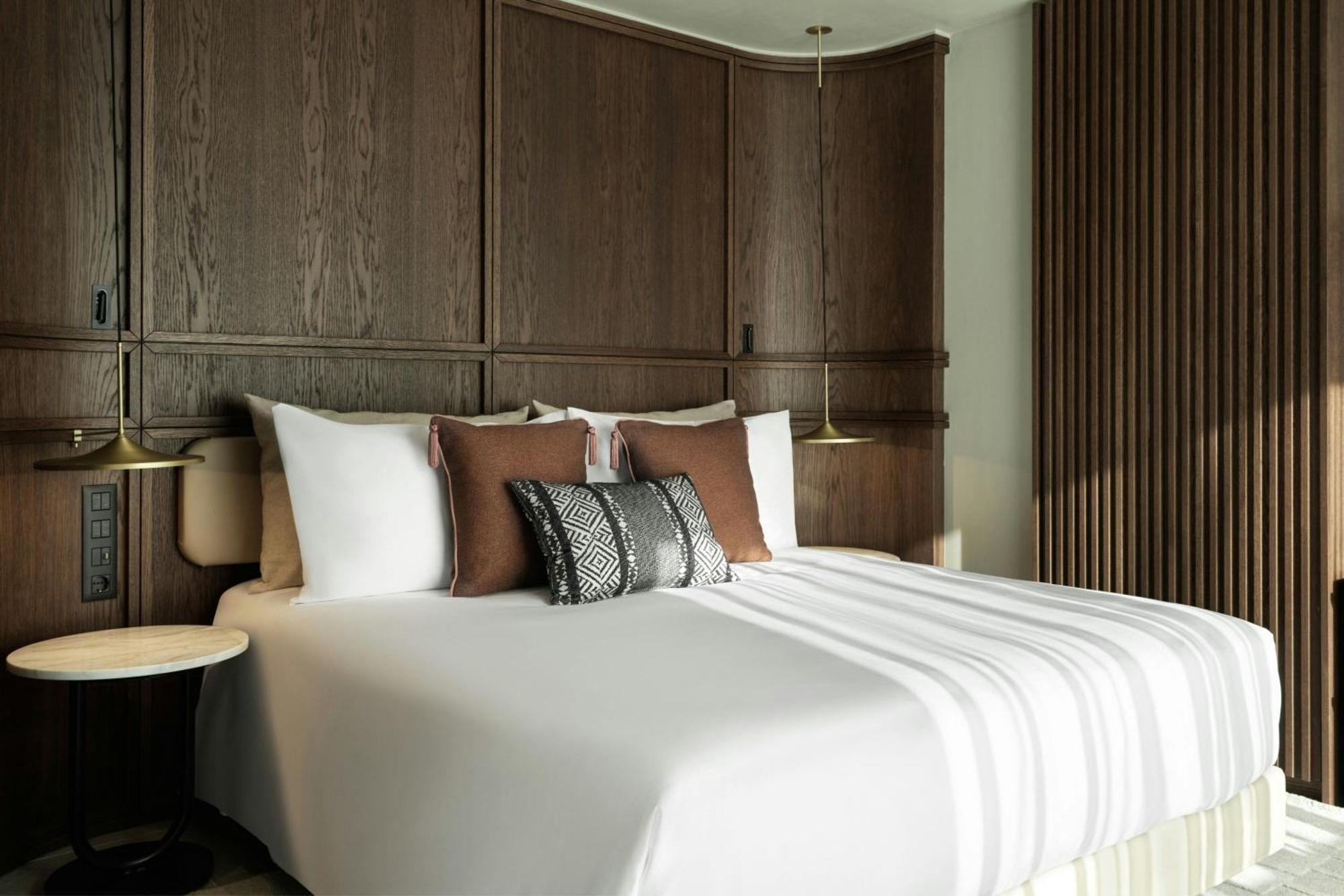 Monasty, Thessaloniki, Autograph Collection Hotel Exterior foto A bedroom at the hotel