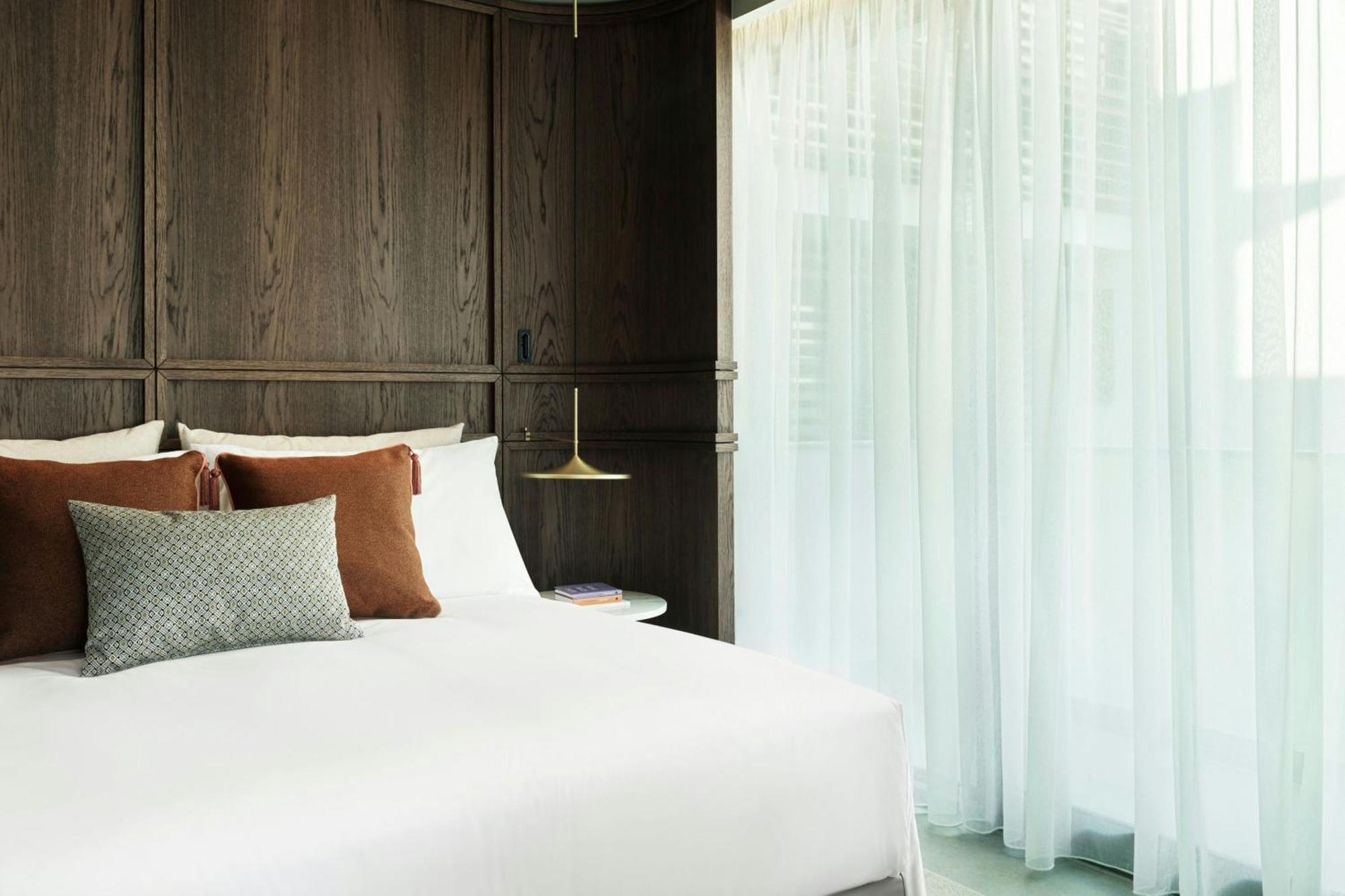 Monasty, Thessaloniki, Autograph Collection Hotel Exterior foto A bedroom at the hotel